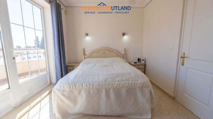 Image No.20-3 Bed Townhouse for sale