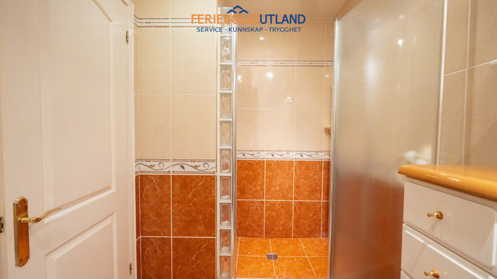 Image No.26-3 Bed Townhouse for sale