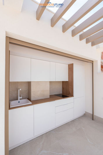 Image No.22-3 Bed Townhouse for sale