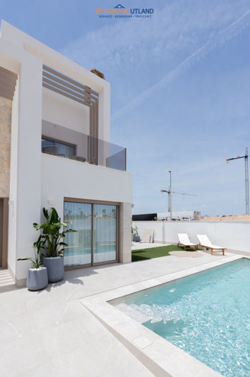 Image No.48-3 Bed Townhouse for sale