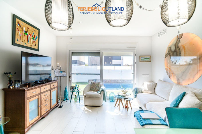 Image No.3-Villa de 3 chambres à vendre à Alicante