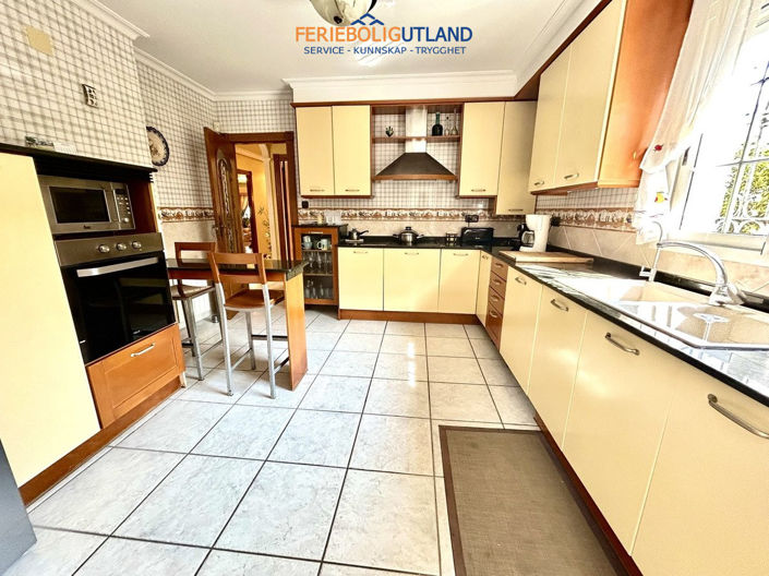 Image No.12-6 Bed Villa for sale