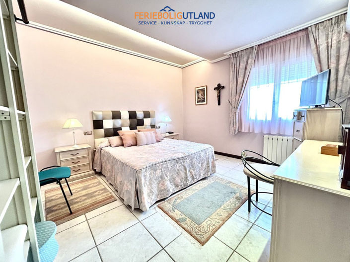 Image No.14-6 Bed Villa for sale