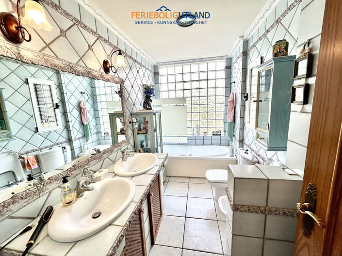 Image No.17-6 Bed Villa for sale