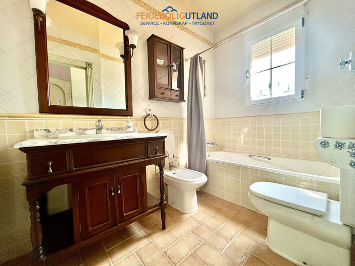 Image No.22-6 Bed Villa for sale