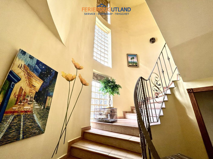 Image No.25-6 Bed Villa for sale