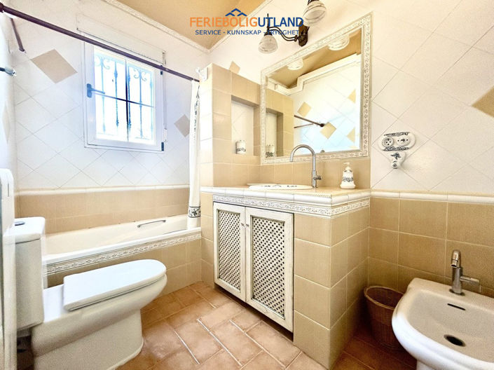 Image No.30-6 Bed Villa for sale