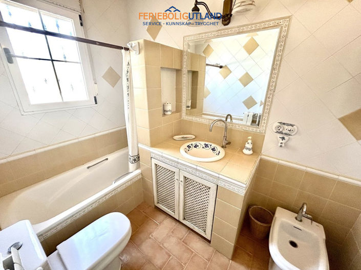 Image No.31-6 Bed Villa for sale