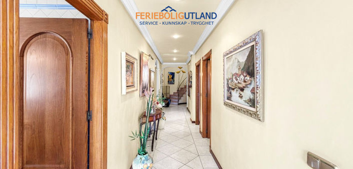 Image No.29-5 Bed Villa for sale