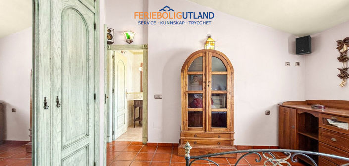 Image No.37-5 Bed Villa for sale