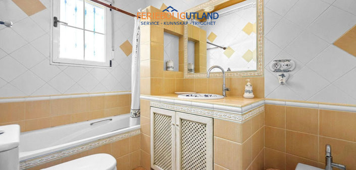 Image No.38-5 Bed Villa for sale