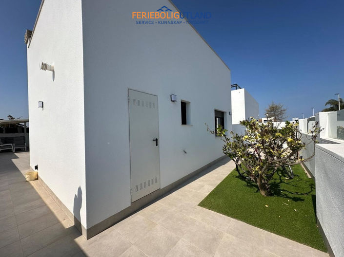 Image No.8-3 Bed Villa for sale