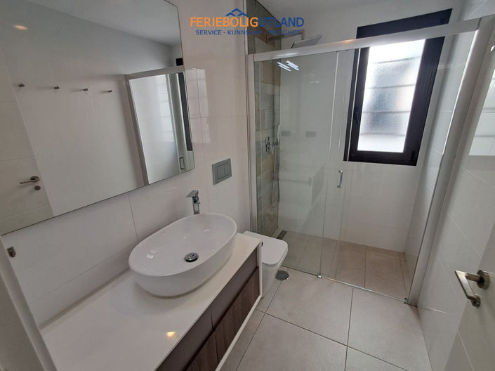 Image No.10-3 Bed Villa for sale