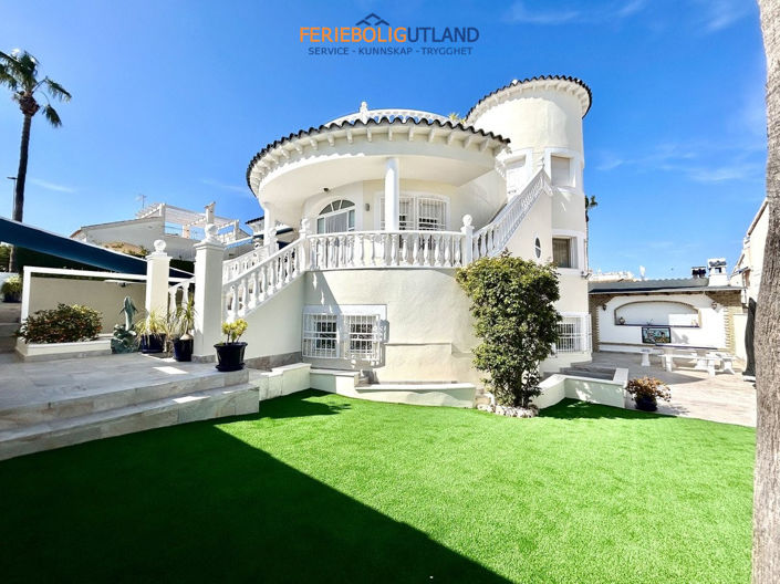 Image No.37-4 Bed Villa for sale