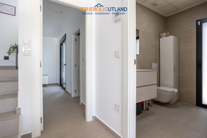 Image No.18-4 Bed Villa for sale