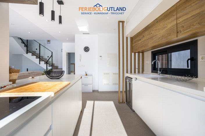 Image No.6-4 Bed Villa for sale