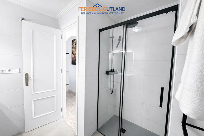 Image No.20-2 Bed Apartment for sale