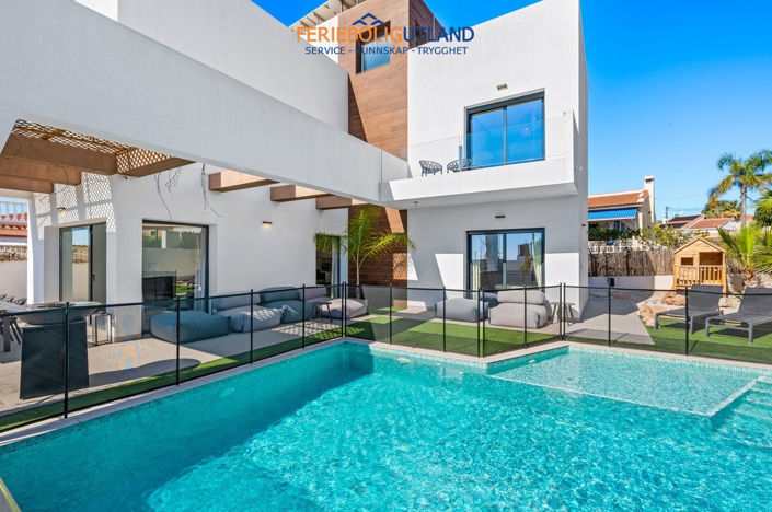 Image No.2-4 Bed Villa for sale