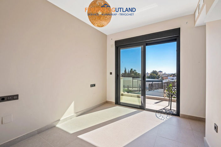 Image No.30-4 Bed Villa for sale