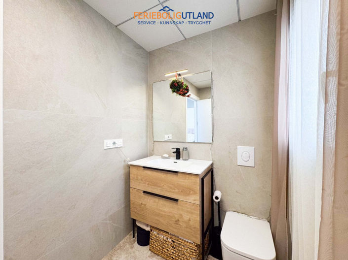 Image No.12-2 Bed Townhouse for sale