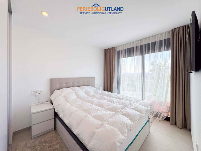 Image No.13-2 Bed Townhouse for sale