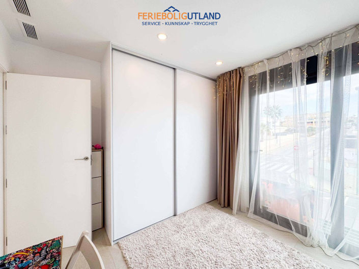 Image No.20-2 Bed Townhouse for sale