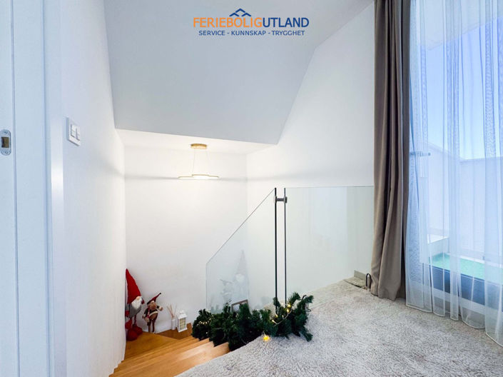 Image No.21-2 Bed Townhouse for sale