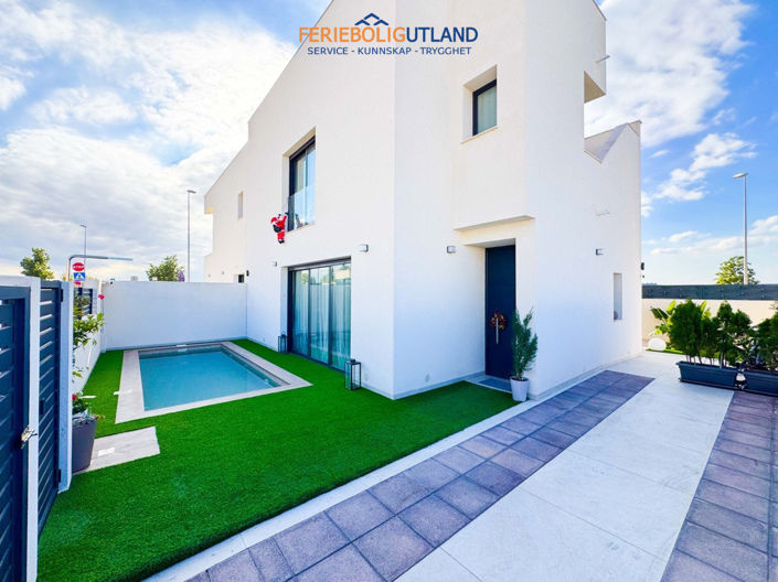 Image No.22-2 Bed Townhouse for sale