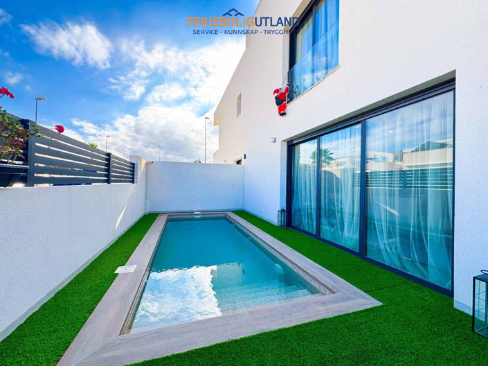 Image No.23-2 Bed Townhouse for sale