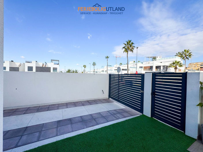 Image No.27-2 Bed Townhouse for sale