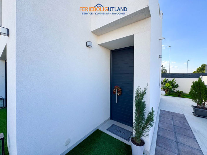 Image No.28-2 Bed Townhouse for sale