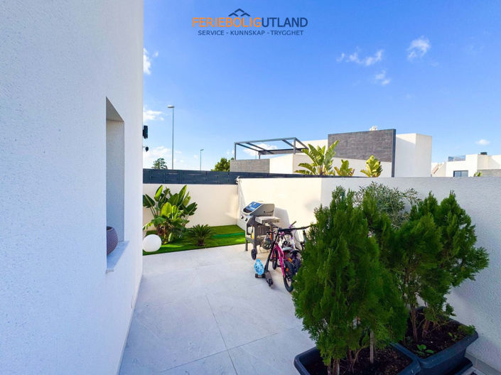 Image No.29-2 Bed Townhouse for sale