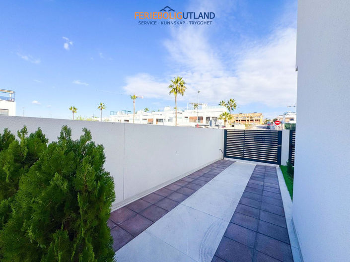 Image No.30-2 Bed Townhouse for sale