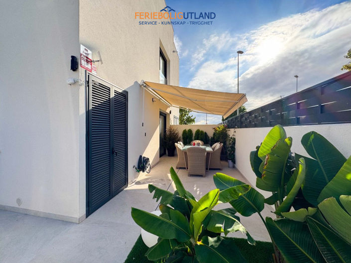 Image No.32-2 Bed Townhouse for sale