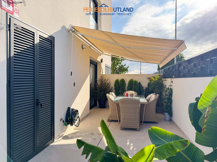 Image No.33-2 Bed Townhouse for sale