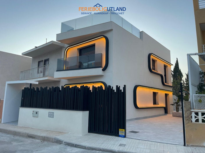 Image No.35-4 Bed Villa for sale