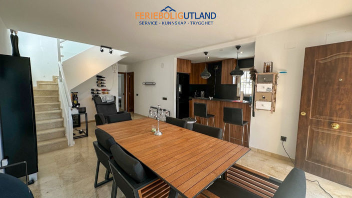 Image No.16-3 Bed Townhouse for sale