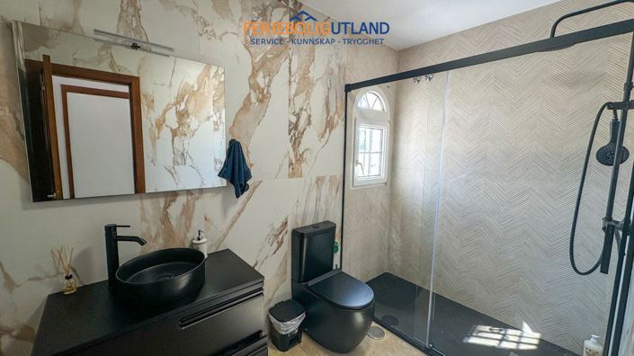 Image No.24-3 Bed Townhouse for sale