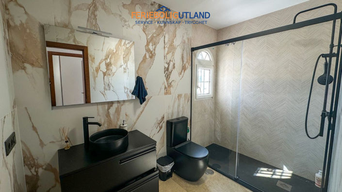 Image No.26-3 Bed Townhouse for sale