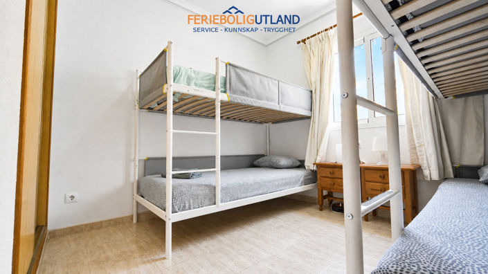 Image No.22-4 Bed Townhouse for sale