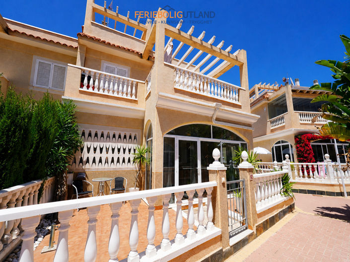 Image No.4-4 Bed Townhouse for sale