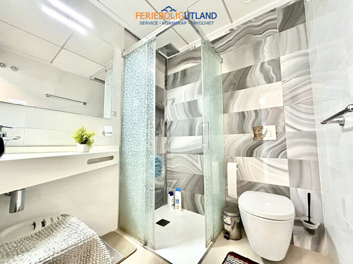 Image No.15-3 Bed Townhouse for sale