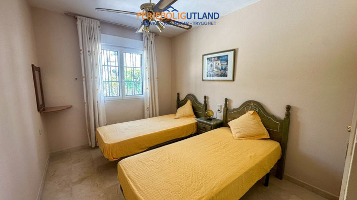 Image No.16-2 Bed Townhouse for sale