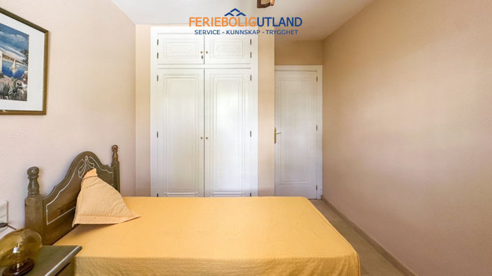 Image No.19-2 Bed Townhouse for sale