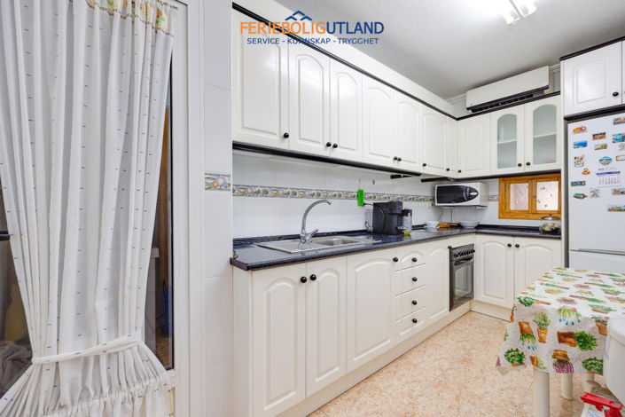 Image No.24-3 Bed Apartment for sale