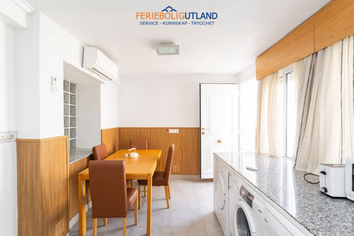 Image No.14-4 Bed Townhouse for sale