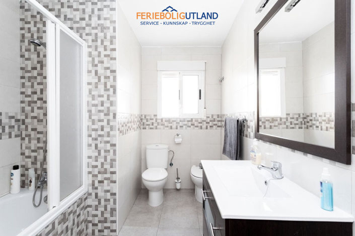 Image No.22-4 Bed Townhouse for sale