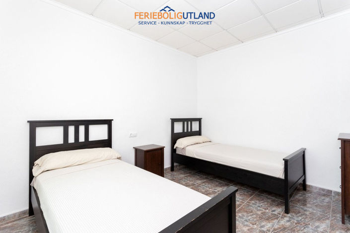 Image No.28-4 Bed Townhouse for sale