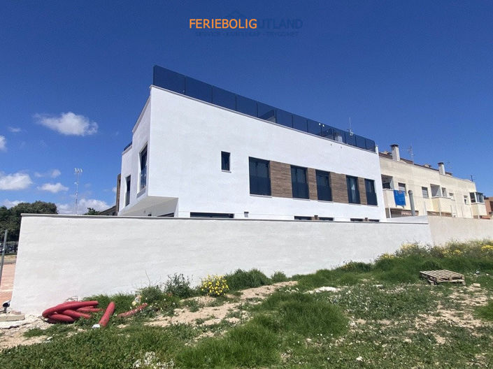 Image No.18-2 Bed Bungalow for sale