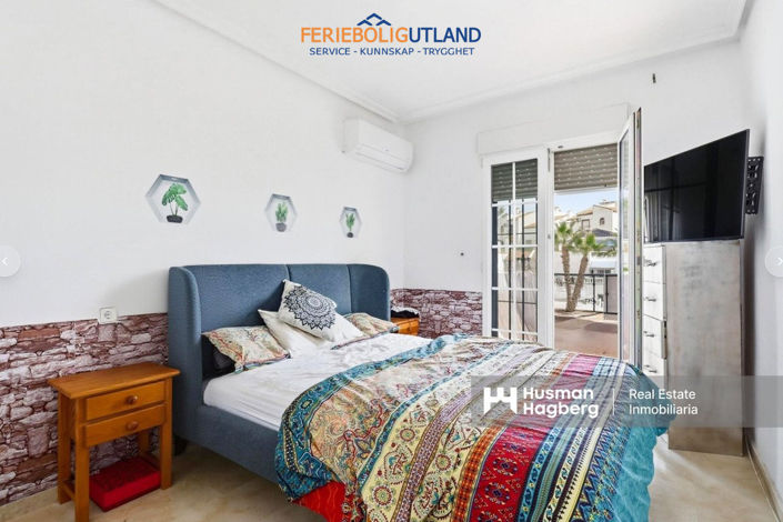 Image No.21-2 Bed Townhouse for sale